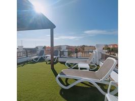 Un chalet pareado con piscina en Atlantic Heights photo 0