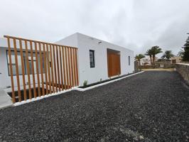 Venta de Chalet en Lajares photo 0