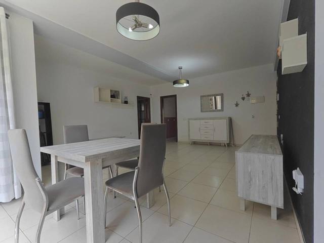 ¡Descubre este impecable piso en el corazón de la ciudad! photo 0