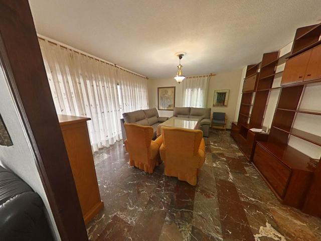 📢 ¡AMPLIO PISO EN ALQUILER EN ANTONIO MAURA CON PARKING INCLUIDO! 🏡🚗 photo 0