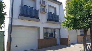 CASA ADOSADA EN ALMODOVAR DEL RIO PARA ENTRAR photo 0