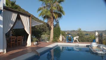 A una hora de Málaga y Granada; Cortijo más estudio y piscina photo 0