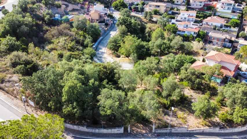 Magnífico terrenos de 1.169 m2 en la Urbanización Los Pinares de Lloret de Mar con vistas al mar. photo 0