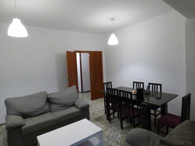 Apartamento en el primer piso en excelentes condiciones y muy luminoso. Esta situado en la zona del photo 0