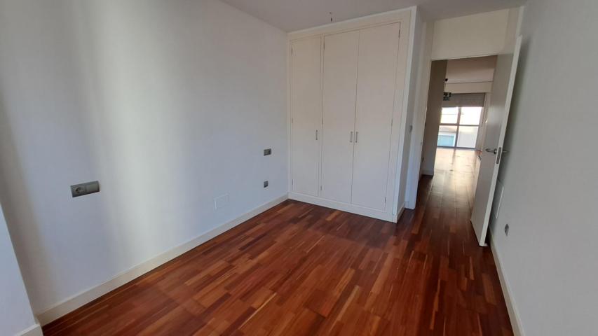 Piso luminoso con balcón en venta, para entrar a vivir photo 0