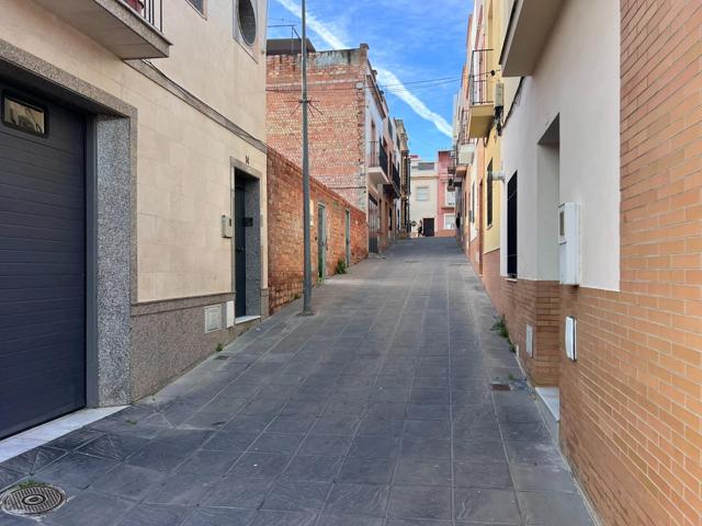 Solar urbano y peatonal a la venta en Coria del Rio photo 0