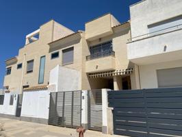 ¿Te gustaría vivir en una casa moderna, reformada, la zona más tranquila de Dolores, Alicante? photo 0