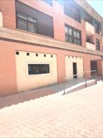 Local en zona de paso y a pie de plaza photo 0