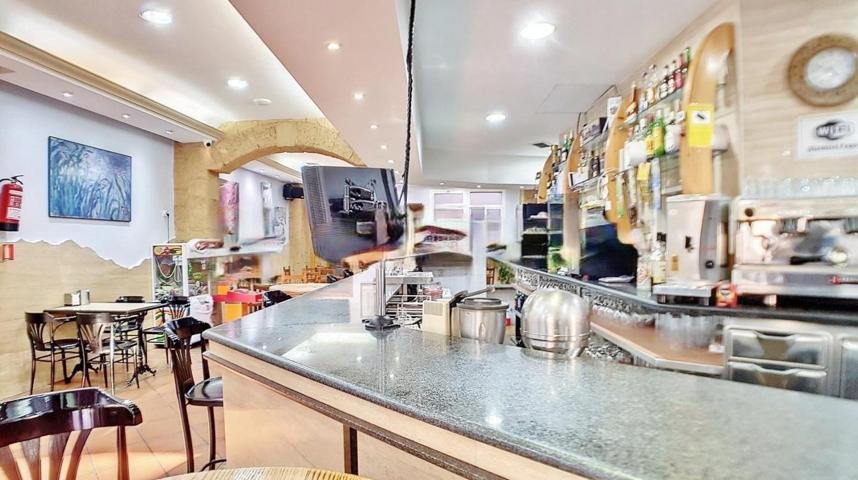 Oportunidad de Negocio y Vida: Emblemático Hostal-Restaurante en el Corazón de Uleila del Campo photo 0