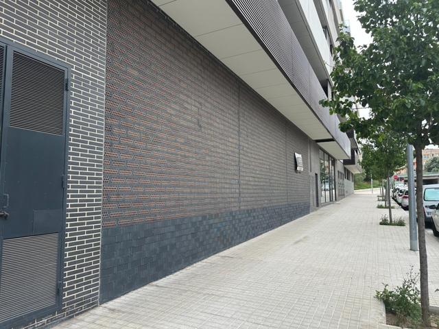 Local Comercial Versátil en MONTGAT en Zona de Alto Potencial photo 0
