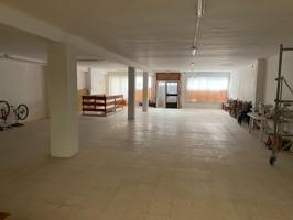 OPORTUNIDAD ÚNICA! AMPLIO LOCAL COMERCIAL EN PLANTA BAJA EN EL CENTRO DE AIELO DE MALFERIT. photo 0
