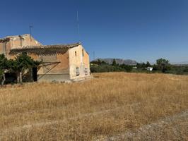 'Terreno URBANO con Cortijo histórico con gran potencial en Baza, Granada: Ideal para inversores' photo 0