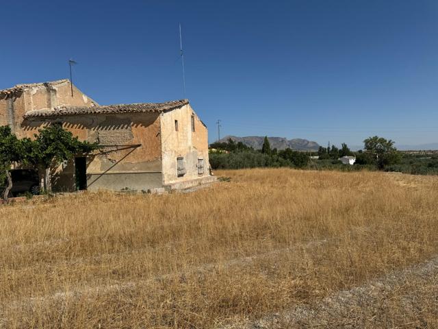 'Terreno URBANO con Cortijo histórico con gran potencial en Baza, Granada: Ideal para inversores' photo 0