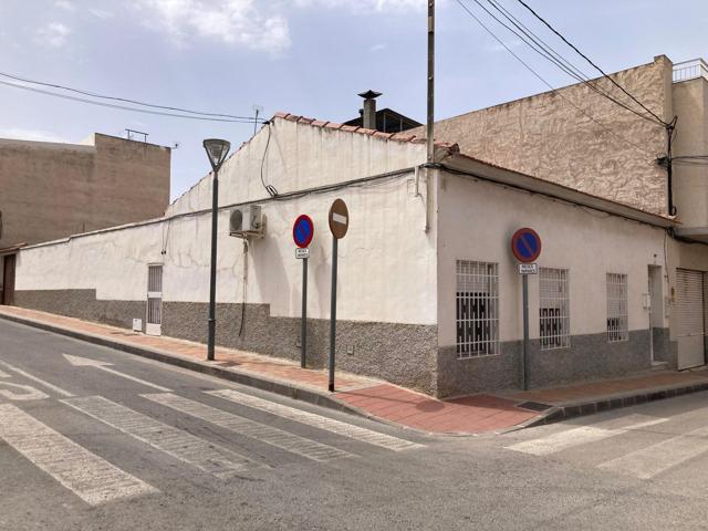 Parcela de 250 m2 con Casa en planta baja de 189m2  a dos calles en Molina de Segura. photo 0