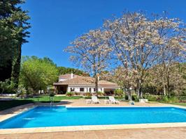 Exclusiva Finca de Recreo con Amplia Parcela y Vivienda de Lujo en Entorno Natural photo 0