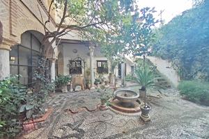 Magnifica casa señorial en el corazón de Córdoba photo 0