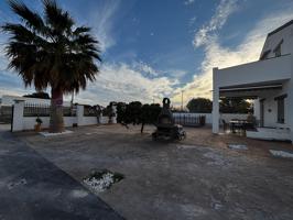 ESPECTACULAR CHALET CON PISCINA photo 0