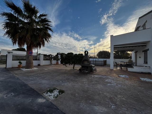 ESPECTACULAR CHALET CON PISCINA photo 0
