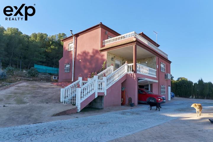 Magnífico chalet en venta a las afueras de Jaén photo 0