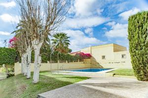 ¡Oportunidad en Aguadulce! Piso luminoso en esquina con piscina comunitaria photo 0
