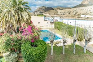 ¡Oportunidad en Aguadulce! Piso luminoso en esquina con piscina comunitaria photo 0