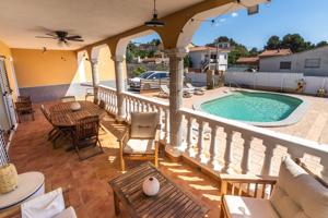 ESPECTACULAR CASA INDEPENDIENTE CON PISCINA Y JARDÍN – LISTA PARA ENTRAR A VIVIR photo 0