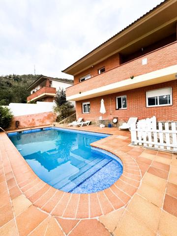 Espectacular casa con vistas a la montaña en Vespella de Gaià photo 0