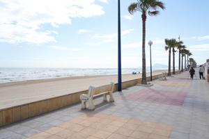 APARTAMENTO EN PLANTA BAJA, LUMINOSO, CON PISCINA COMUNITARIA Y PARKING EN LA PLAYA DE MIRAMAR photo 0