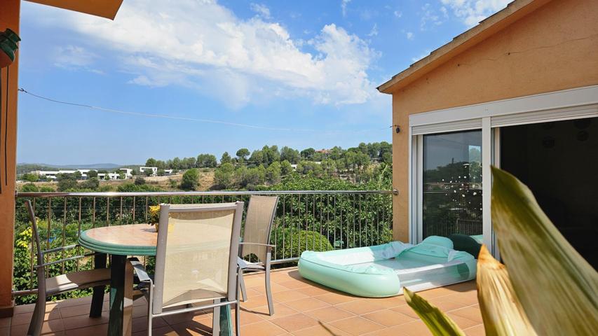 Casa con jardín y plurifamiliar con grandes posibilidades en Navarcles – ¡una oportunidad única! photo 0