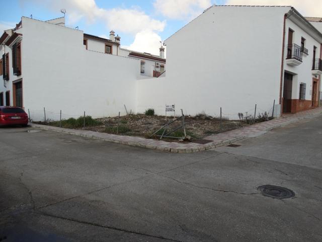 Terreno urbano de esquina en venta en  la población de  Villanueva del Rosario, provincia de Málaga photo 0