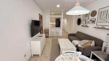 Acogedor Piso con Piscina y Parking en Torrevieja, a 700m de la Playa photo 0
