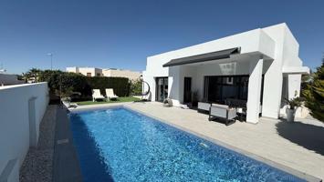 Encantadora Villa con Piscina Privada y Energía Solar en Benijófar photo 0