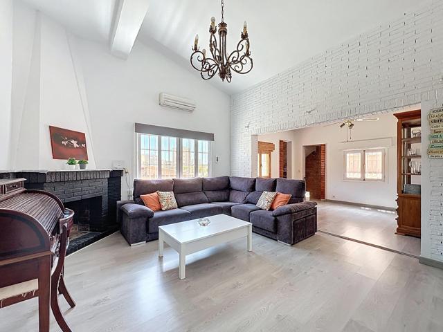¡Tu chalet ideal en Aguadulce te está esperando! Espacio, luz, comodidad… y ahorro energético photo 0