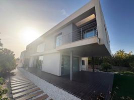 Chalet de diseño exclusivo con jardín integrado, piscina privada y acabados de lujo – Elche photo 0