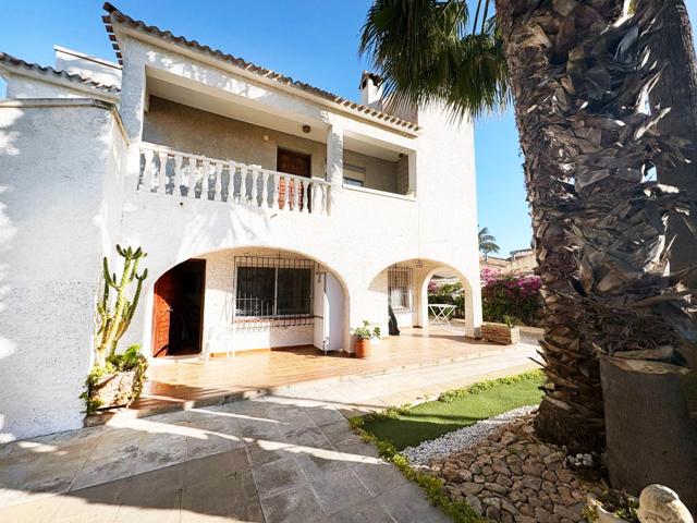 🏡 Chalet con Piscina Privada en La Regia, Orihuela Costa – A un paso de las playas de Cabo Roig photo 0