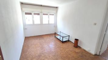 Te presentamos una oportunidad de comprar en  Oviedo photo 0