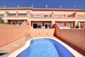 Chalet pareado en venta en El Papagai – Espacio, luz y vistas al mar. photo 0