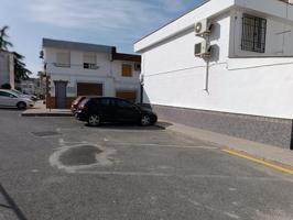 BONITA CASA CON PATIO EN PINOS PUENTE photo 0