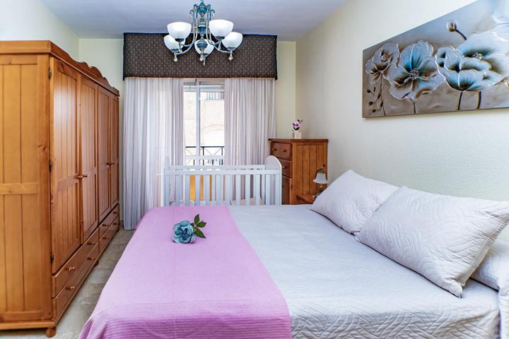 🌟 Piso en Roquetas de Mar: 4 dormitorios, terraza, patio y acceso sin barreras photo 0
