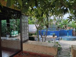 Tu Oasis en Tenerife: Villa con 5 Dormitorios y Gran Jardín photo 0