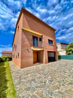 Chalet independiente en venta en Oasis Park, la Franquesa photo 0