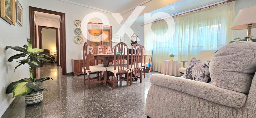 Piso de Cuatro Habitaciones en Venta – Calle Polo y Peyrolón, Zona Mestalla photo 0