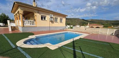 Chalet independiente con piscina en Vespella de Gaià photo 0