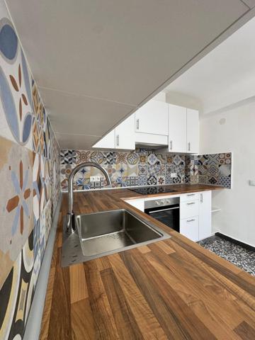 Hostal Reformado en Funcionamiento – Rentabilidad Inmediata photo 0