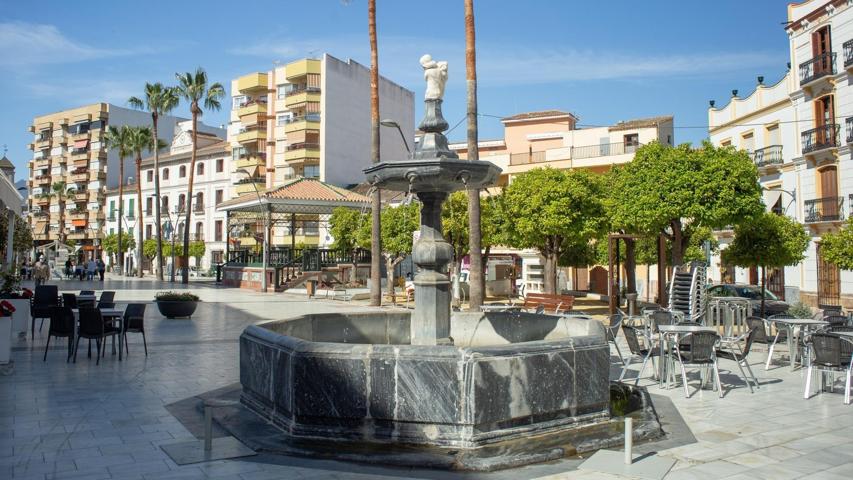 🏡 Piso luminoso con terraza y garaje incluido en Coín photo 0