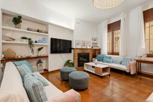 En Palafrugell: vivienda con licencia turística + local comercial con rentabilidad photo 0