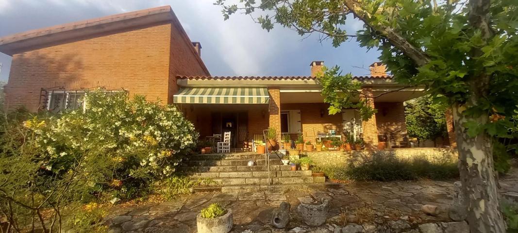 Magnífico chalet con jardín en el casco urbano de Tordesillas photo 0