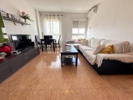 Piso amplio con piscina comunitaria y parking photo 0