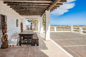 ¡Venta de Espectacular Chalet en Agua Amarga! 🏡 photo 0