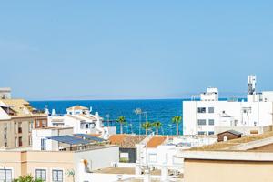 🏡 Oportunidad a 250 m del mar – Tríplex en Roquetas de Mar con azotea privada y garaje photo 0